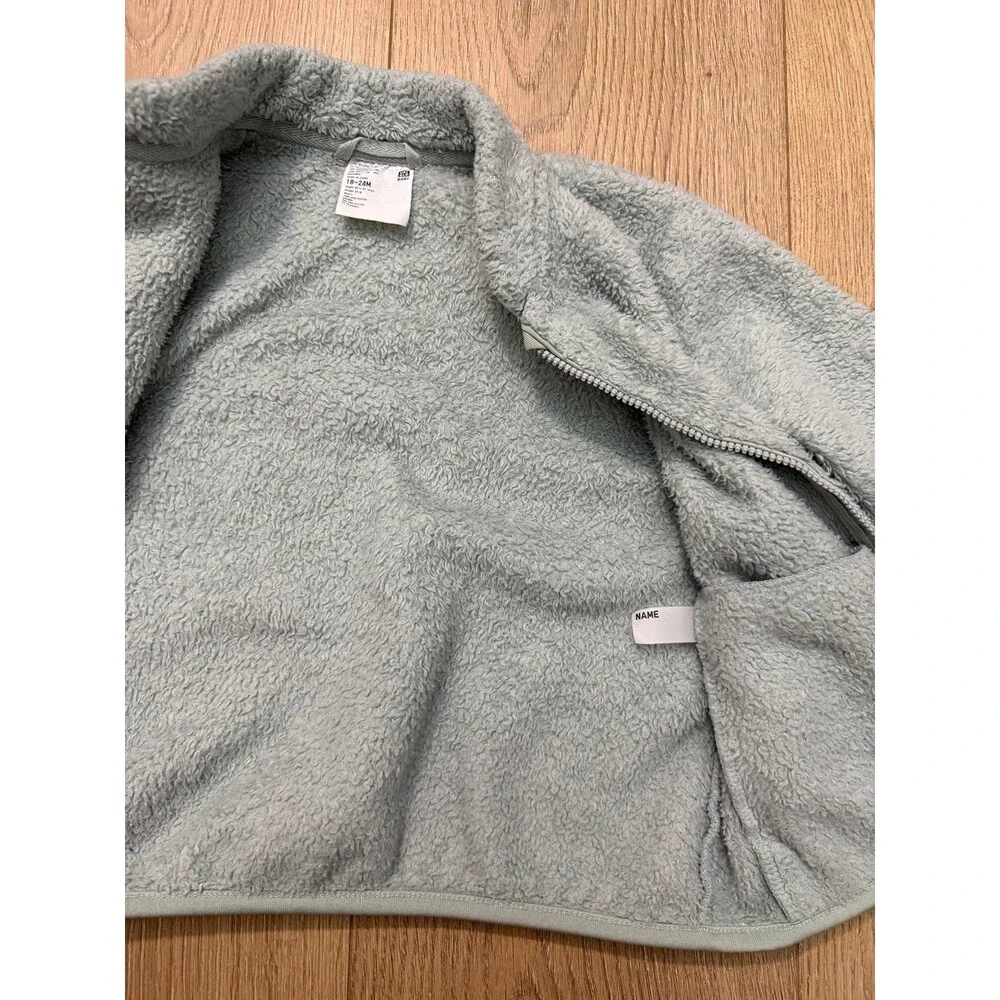 Uniqlo baby blue 18-24 mo fuzzy fleece zip up jacket